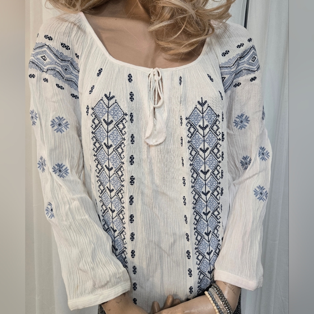 Vintage Boho  White and Blue Embroidered Blouse With Keyhole Opening And Tassels